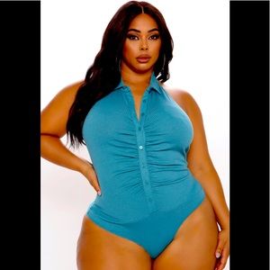 Never worn Halter bodysuit perfect for jeans and heels